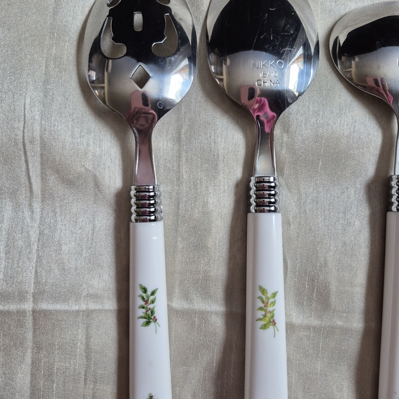 Elegant White 6pc. Vintage Cutlery Set with Tree Design Nikko - Picture 7 of 13